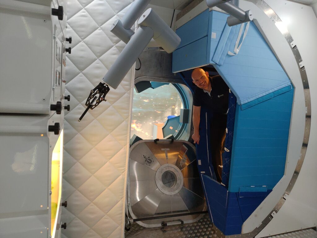 Space Home Mock-Up | LIQUIFER Space Systems